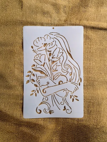 Stencil 20x30 Mujer con ramo de flores